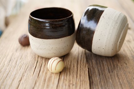 Handgetöpferte braun beige natur Keramik Mocca Kaffee Becher